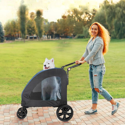 femme balade chien dans poussette pour Chien - StrollyPet™ - Bleu